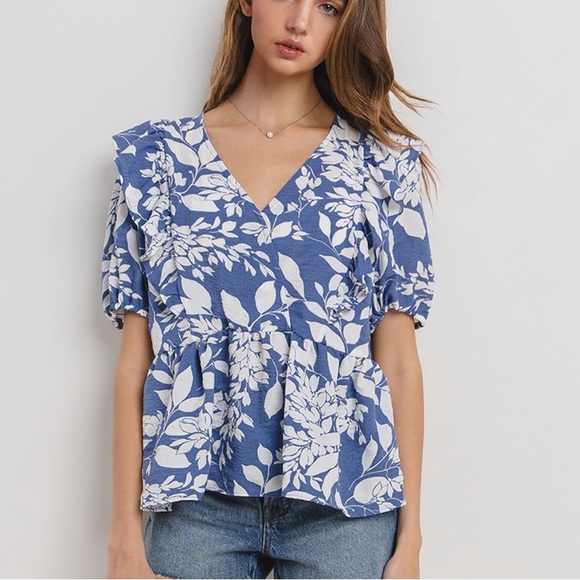 15 Floral Print Shirring V-neck Blouse - Picture 4 of 4